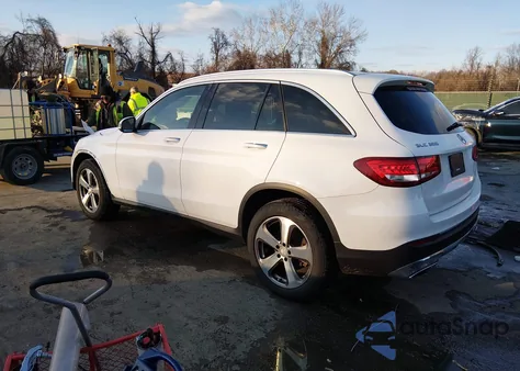 2017 Mercedes-Benz Glc 300 4Matic z USA, uszkodzony, nr VIN WDC0G4KB0HF130252